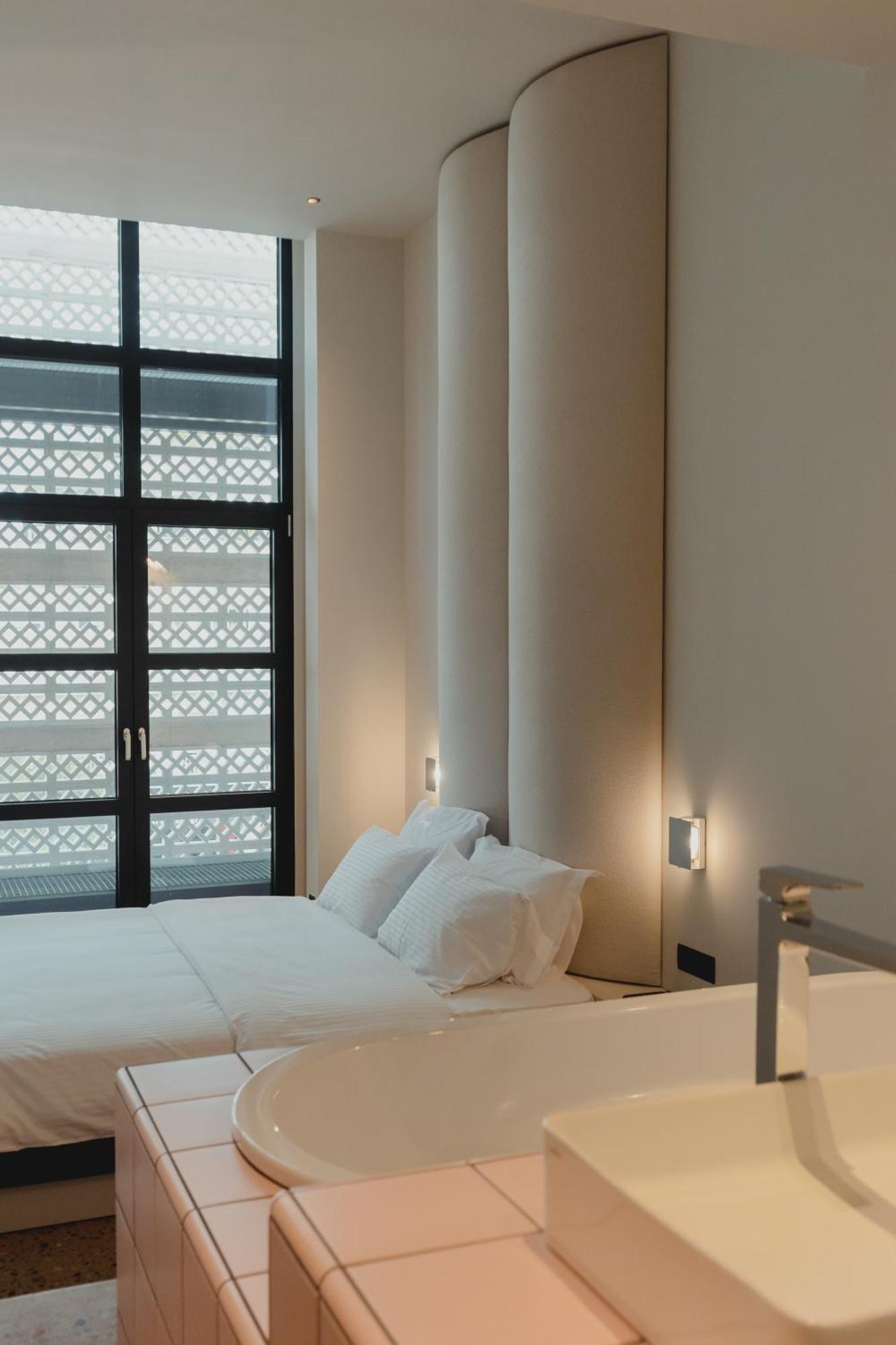Hotel Plexi Space