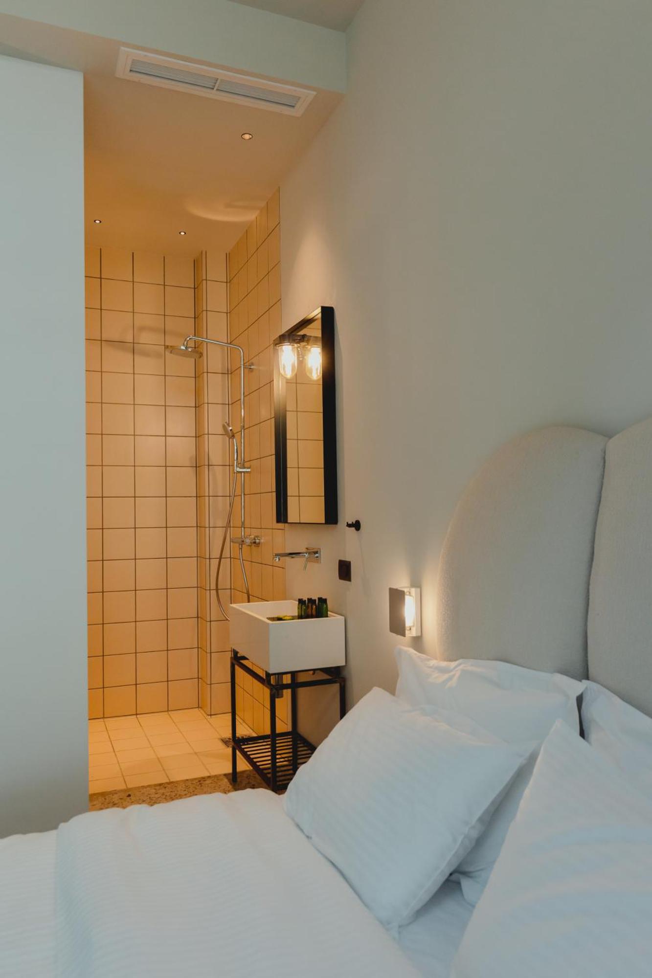 Hotel Plexi Space