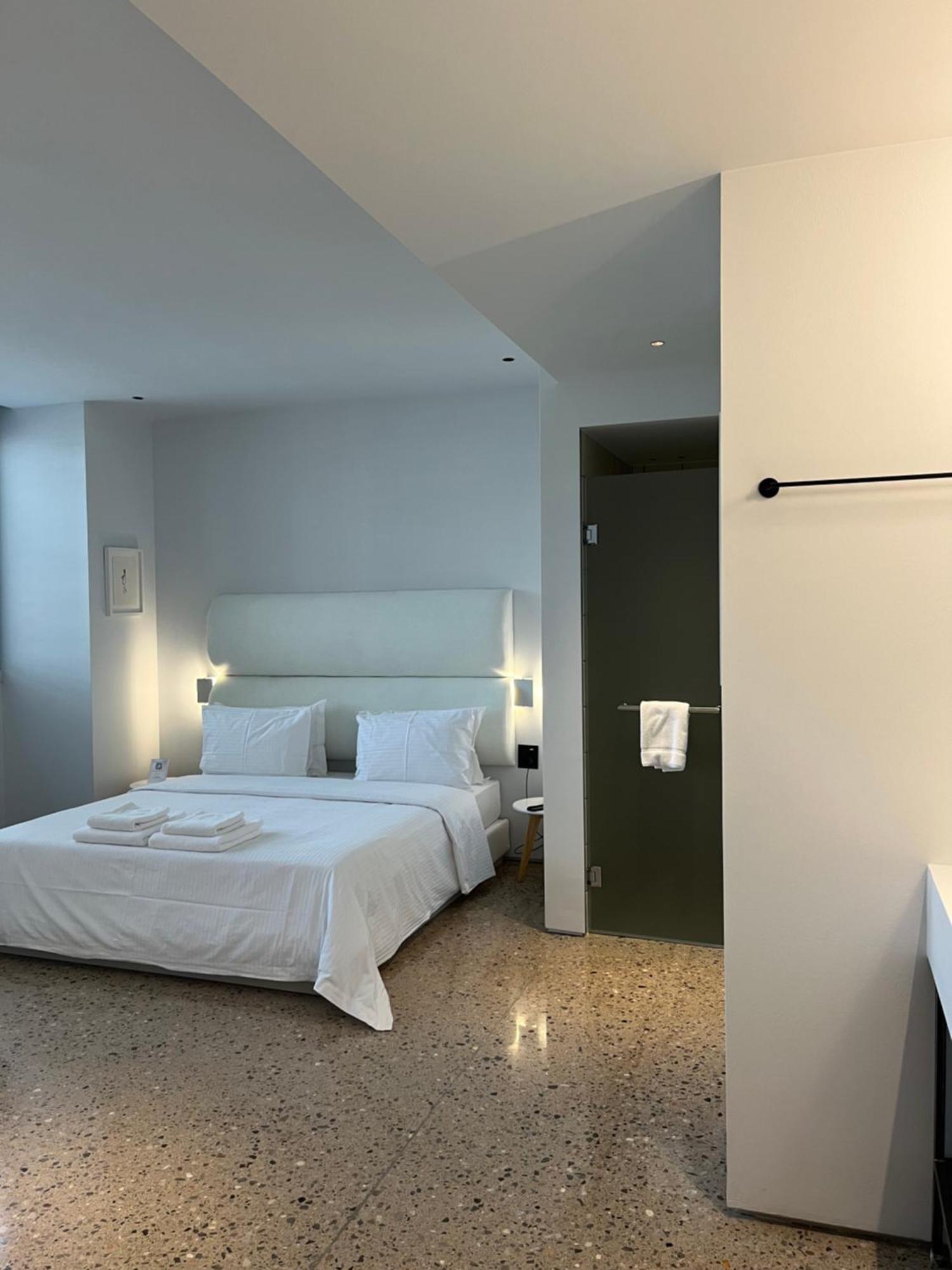 Hotel Plexi Space *
